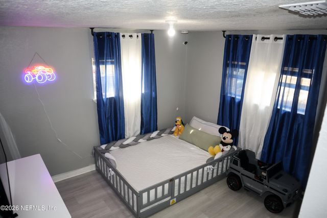 386 WOODSIDE Drive, Orange Park, FL 32073