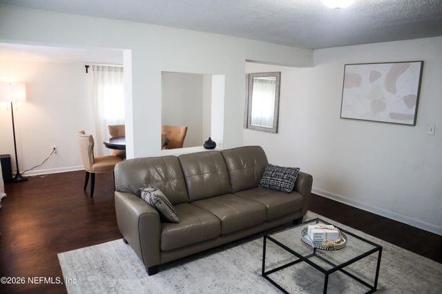 386 WOODSIDE Drive, Orange Park, FL 32073