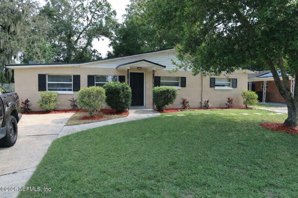 386 WOODSIDE Drive, Orange Park, FL 32073