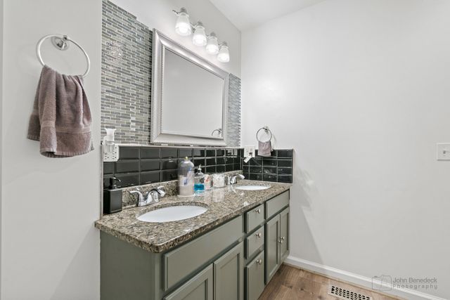 516 Madison Lane, Elgin, IL 60123
