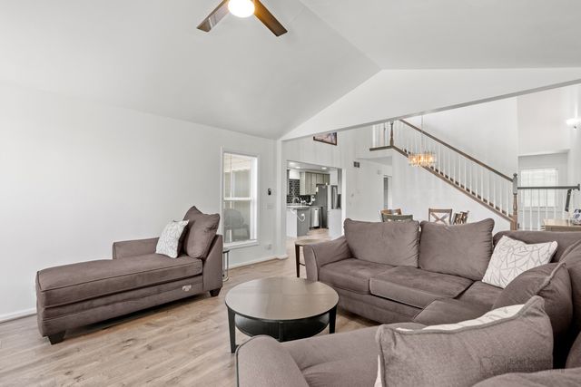 516 Madison Lane, Elgin, IL 60123