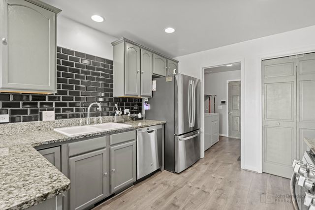 516 Madison Lane, Elgin, IL 60123