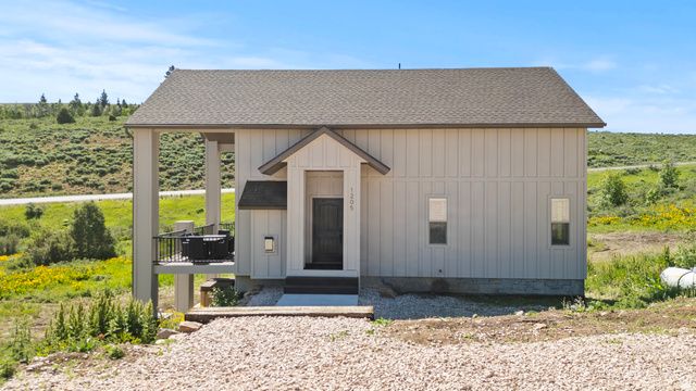 1205 S LAKEVIEW, Garden City, UT 84028