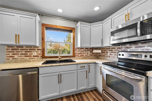 547 Silverbrook Road, Randle, WA 98377