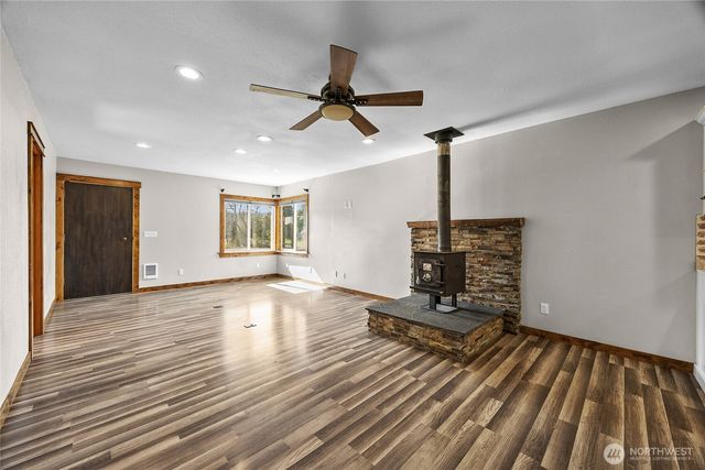 547 Silverbrook Road, Randle, WA 98377