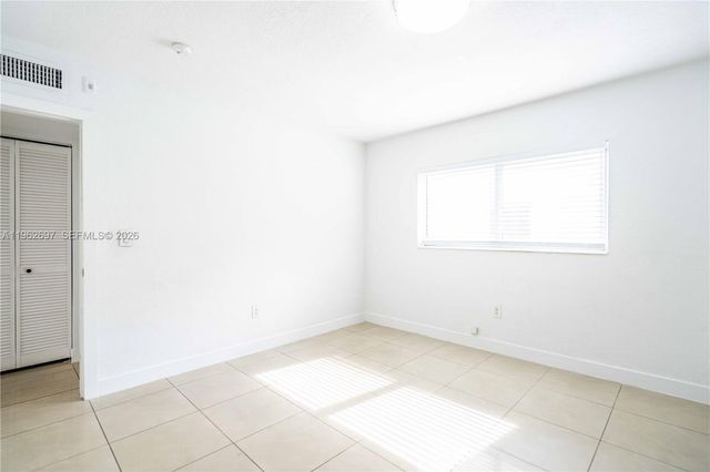 1940 Biarritz Dr 9, Miami Beach, FL 33141