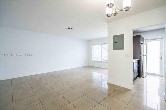 1940 Biarritz Dr 9, Miami Beach, FL 33141