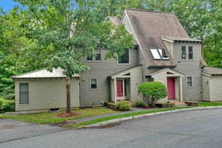 215 Granite Way # 8B, Hartford, VT 05059
