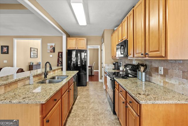 101 Burchfield Run, Carrollton, GA 30116