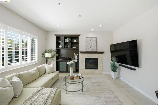 588 Big Basin Dr, Brentwood, CA 94513
