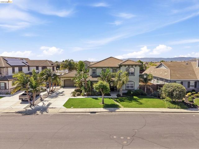 588 Big Basin Dr, Brentwood, CA 94513