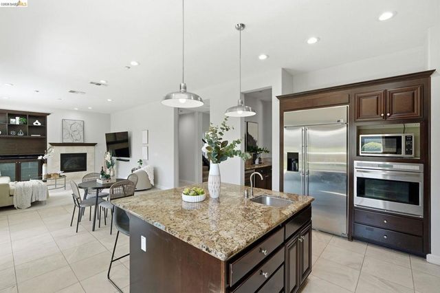 588 Big Basin Dr, Brentwood, CA 94513