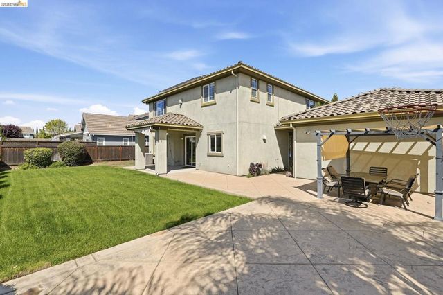 588 Big Basin Dr, Brentwood, CA 94513