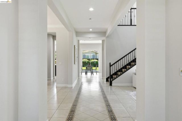 588 Big Basin Dr, Brentwood, CA 94513