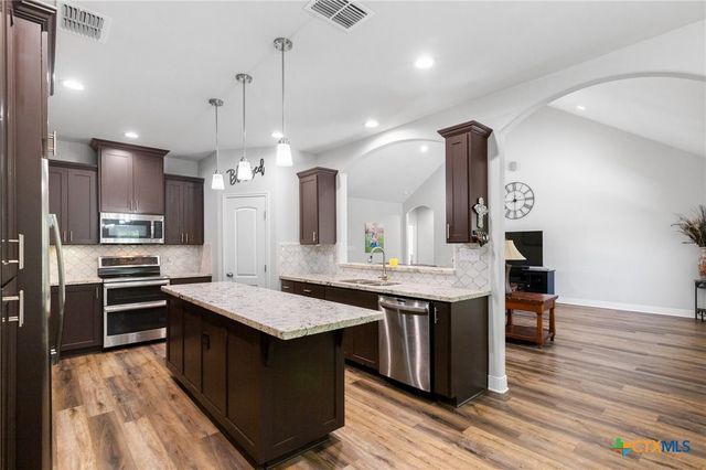 267 Oak View Drive, Inez, TX 77968