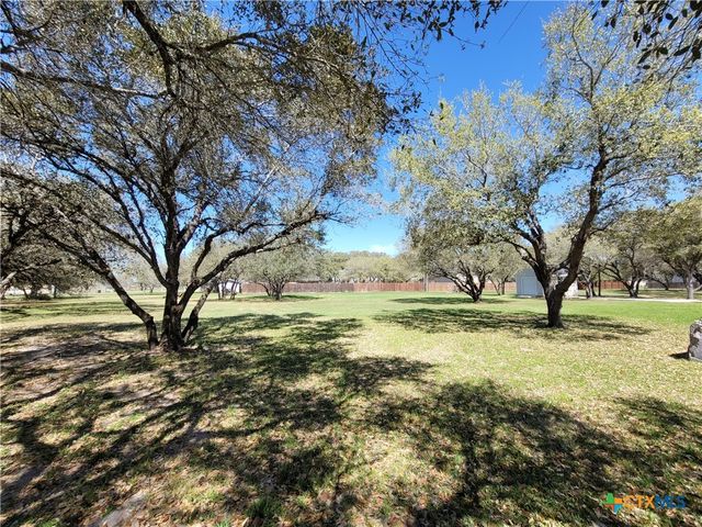 267 Oak View Drive, Inez, TX 77968