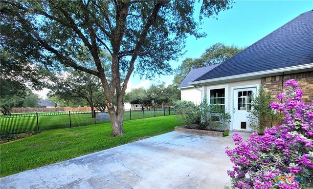 267 Oak View Drive, Inez, TX 77968