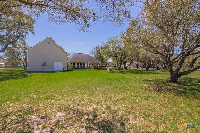 267 Oak View Drive, Inez, TX 77968
