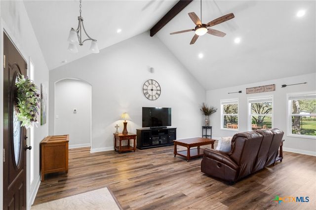 267 Oak View Drive, Inez, TX 77968