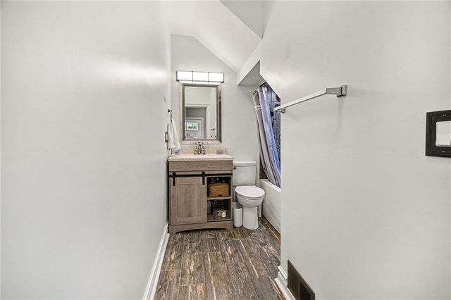 3012 Flora Avenue, Kansas City, MO 64109