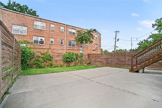 3012 Flora Avenue, Kansas City, MO 64109