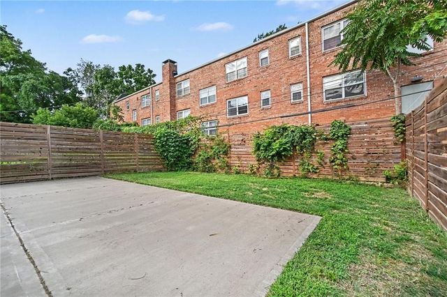 3012 Flora Avenue, Kansas City, MO 64109