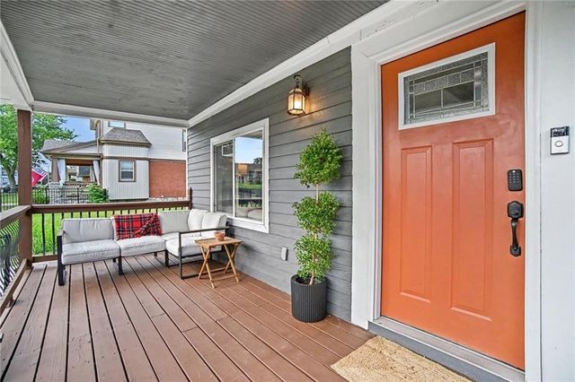 3012 Flora Avenue, Kansas City, MO 64109