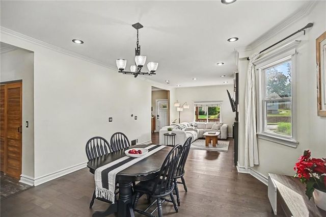 3012 Flora Avenue, Kansas City, MO 64109