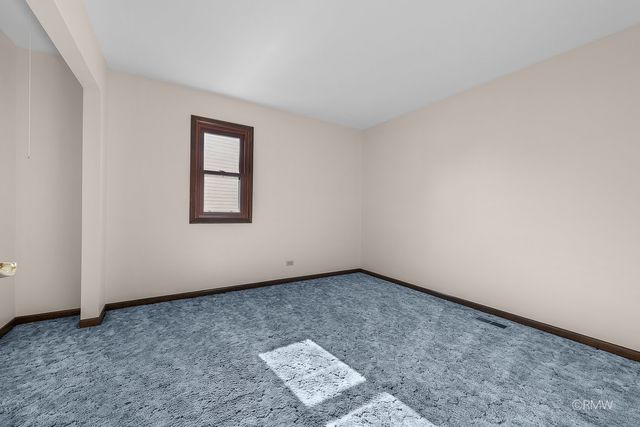 834 Edenwood Drive, Roselle, IL 60172