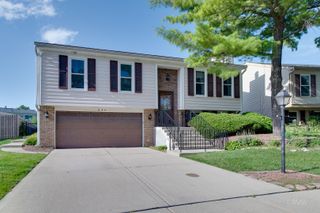 834 Edenwood Drive, Roselle, IL 60172