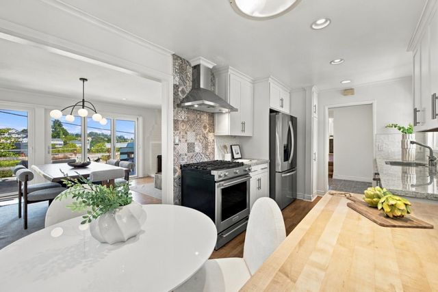 2850 Medford Avenue, Redwood City, CA 94061