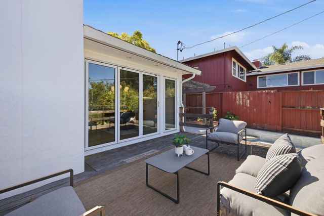 2850 Medford Avenue, Redwood City, CA 94061