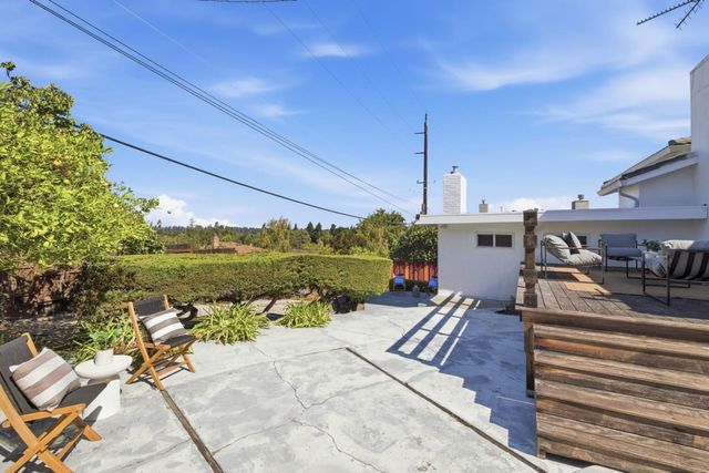 2850 Medford Avenue, Redwood City, CA 94061