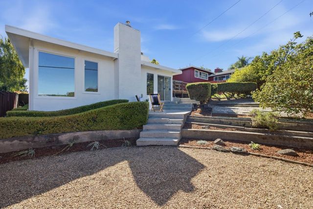 2850 Medford Avenue, Redwood City, CA 94061
