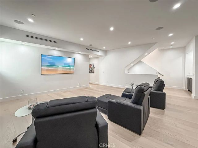 5130 Medina, Woodland Hills, CA 91364