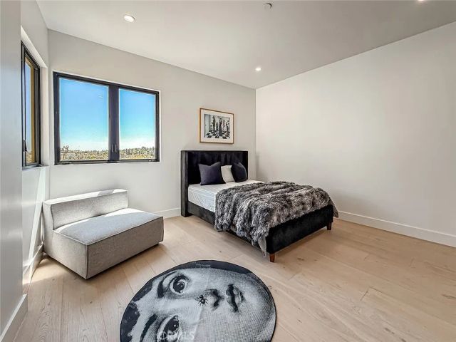 5130 Medina, Woodland Hills, CA 91364