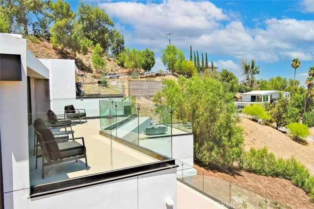 5130 Medina, Woodland Hills, CA 91364