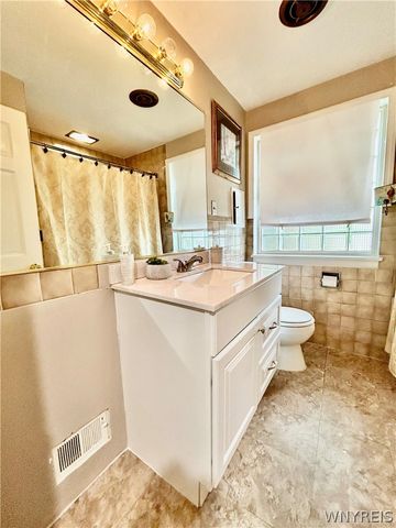 220 Treehaven Road, Cheektowaga, NY 14215