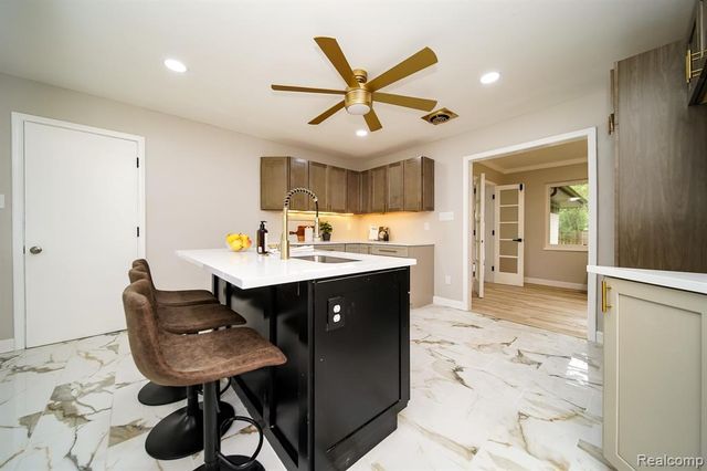 19041 Bungalow Drive, Lathrup Village, MI 48076