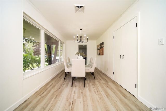 19041 Bungalow Drive, Lathrup Village, MI 48076