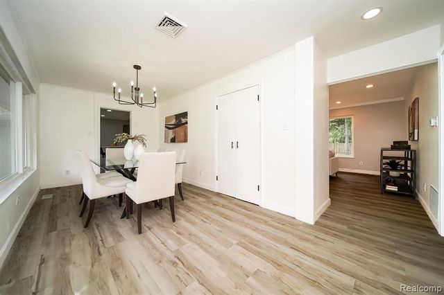 19041 Bungalow Drive, Lathrup Village, MI 48076