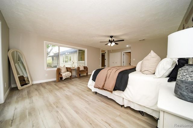 19041 Bungalow Drive, Lathrup Village, MI 48076