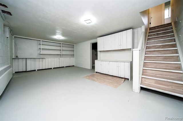 19041 Bungalow Drive, Lathrup Village, MI 48076