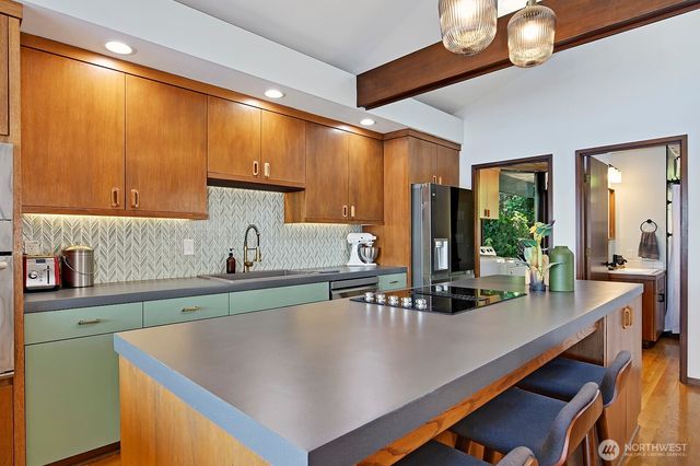9620 Rainier Avenue S, Seattle, WA 98118