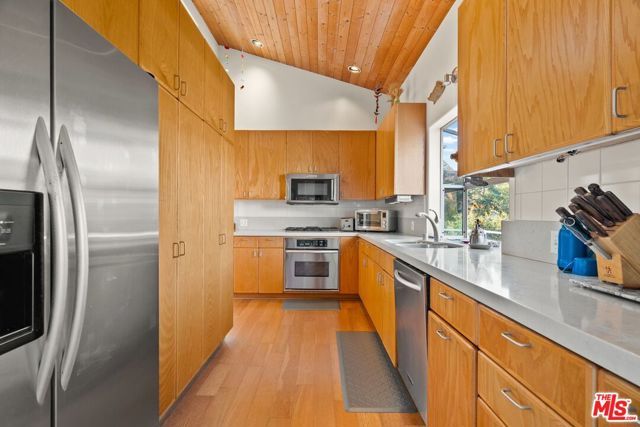 26207 Ingleside Way, Malibu, CA 90265