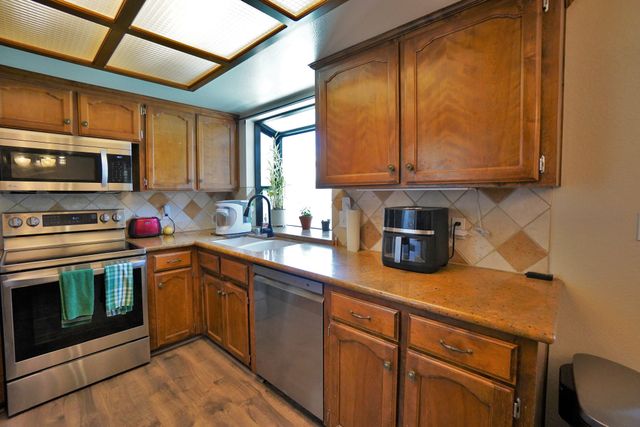 5823 E Washington Avenue, Fresno, CA 93727