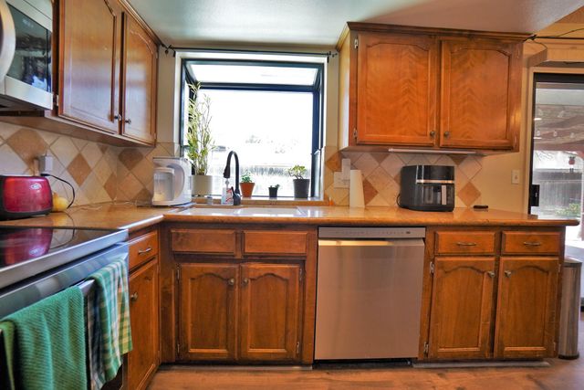 5823 E Washington Avenue, Fresno, CA 93727