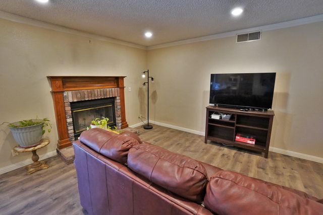 5823 E Washington Avenue, Fresno, CA 93727
