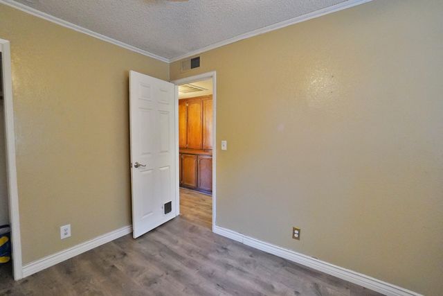 5823 E Washington Avenue, Fresno, CA 93727