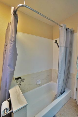 5823 E Washington Avenue, Fresno, CA 93727